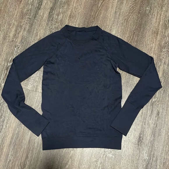 EUC Lululemon Set. Size Top 4, 6/Bottom 6 - Picture 2 of 9